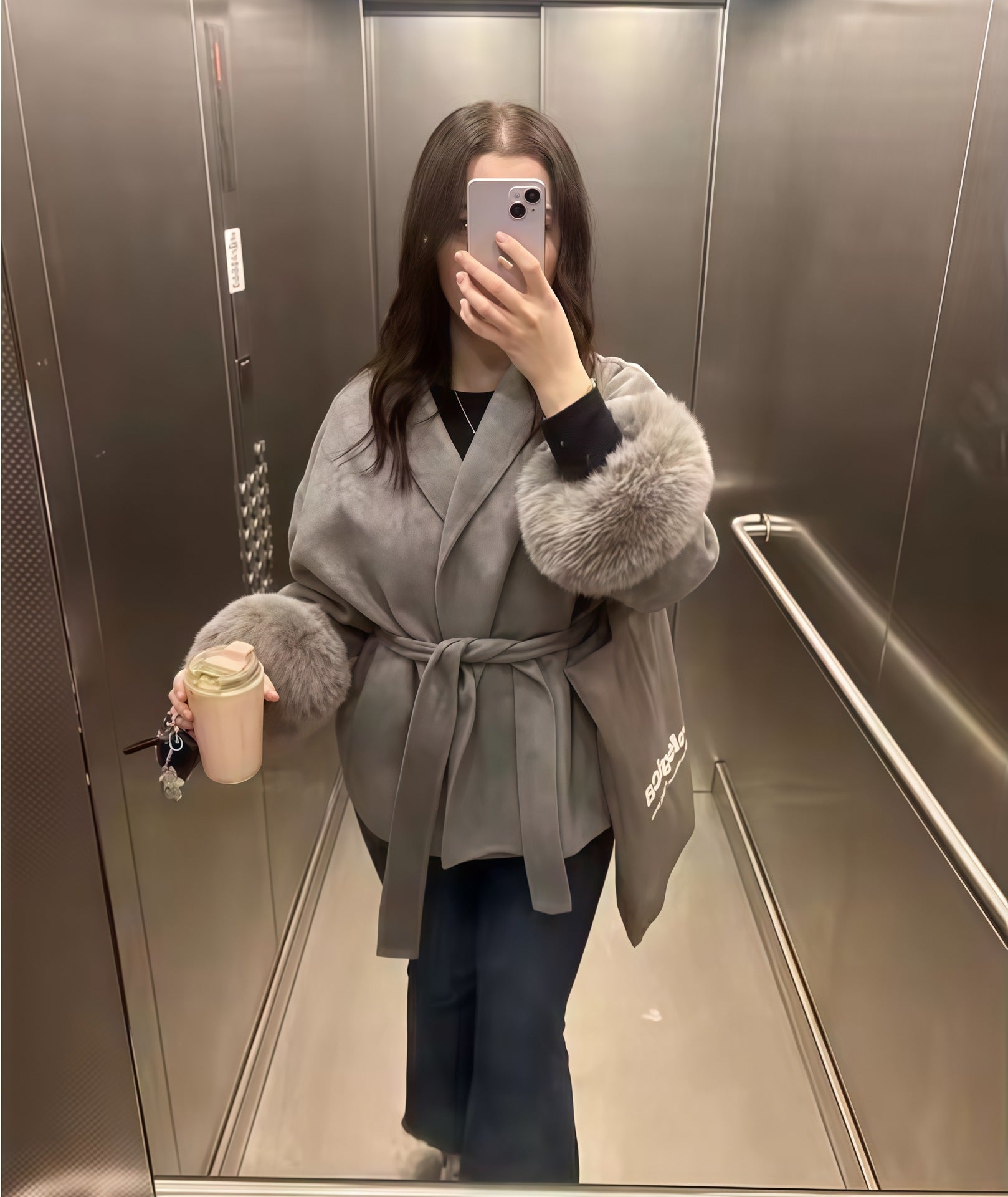 Collared solid-colored wool coat