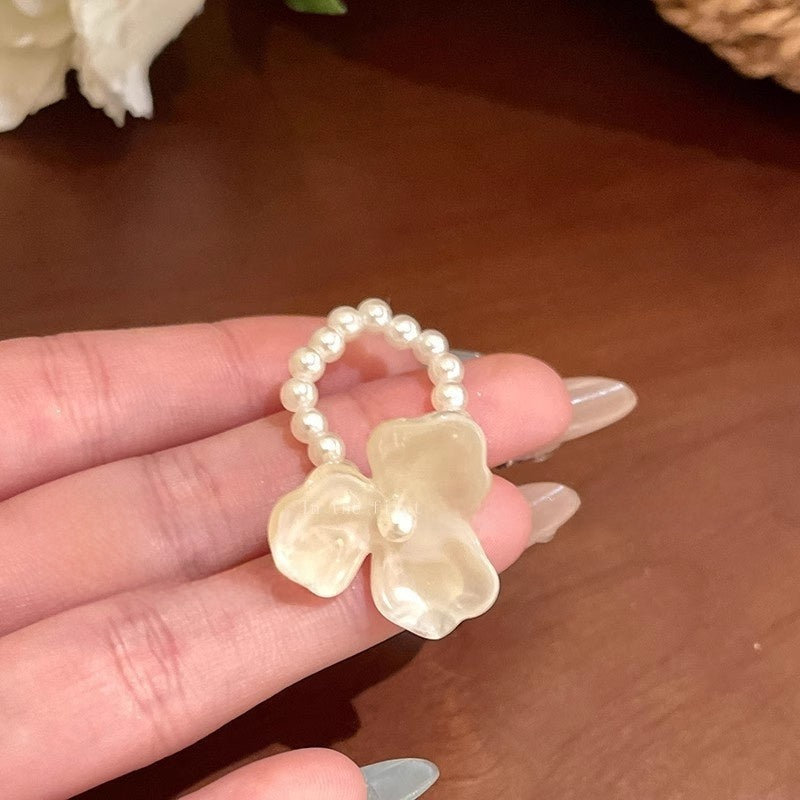 Colorful flower ring