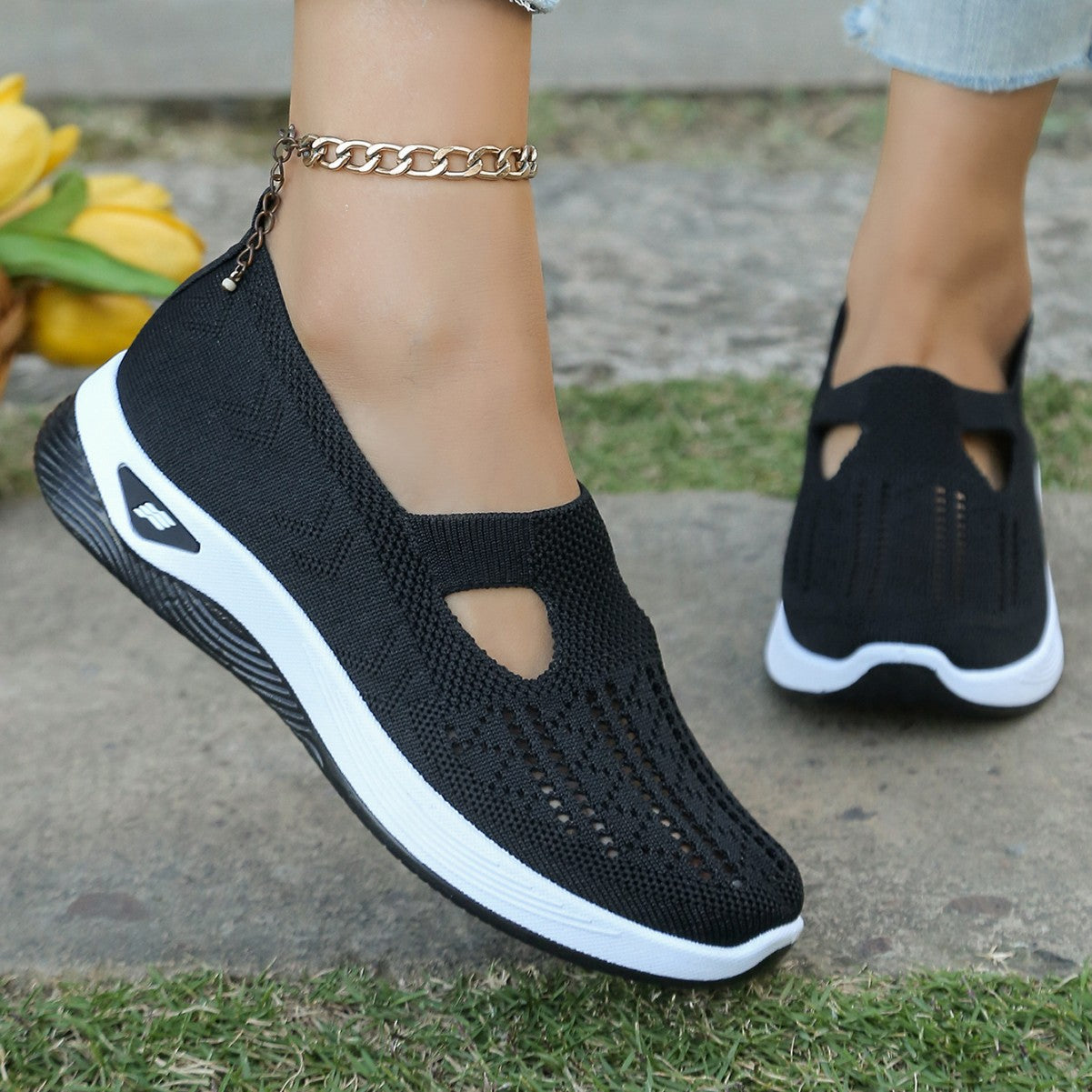 Comfortable and anti-slip hollowed-out shoes