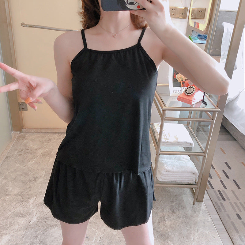 Comfortable and simple halter home wear