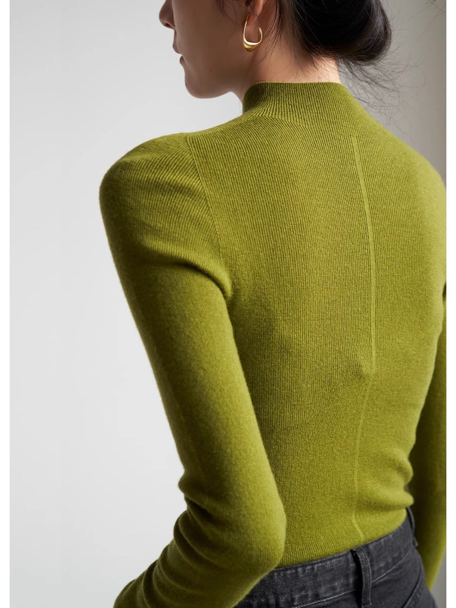 Commute-style semi-high-neck knitted sweater