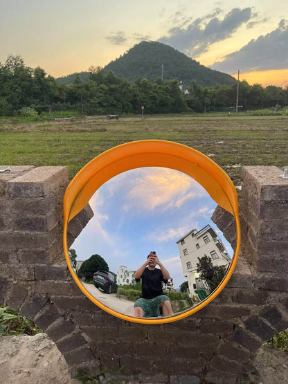 Concave-convex mirror