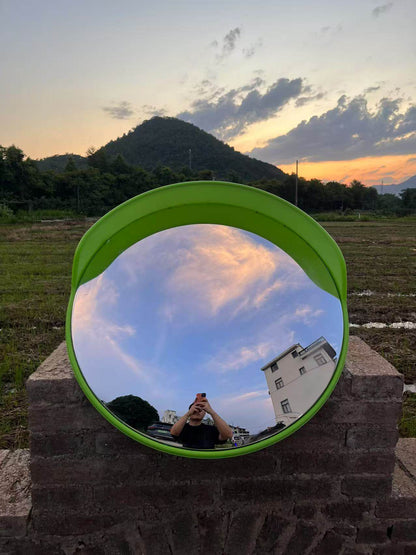 Concave-convex mirror