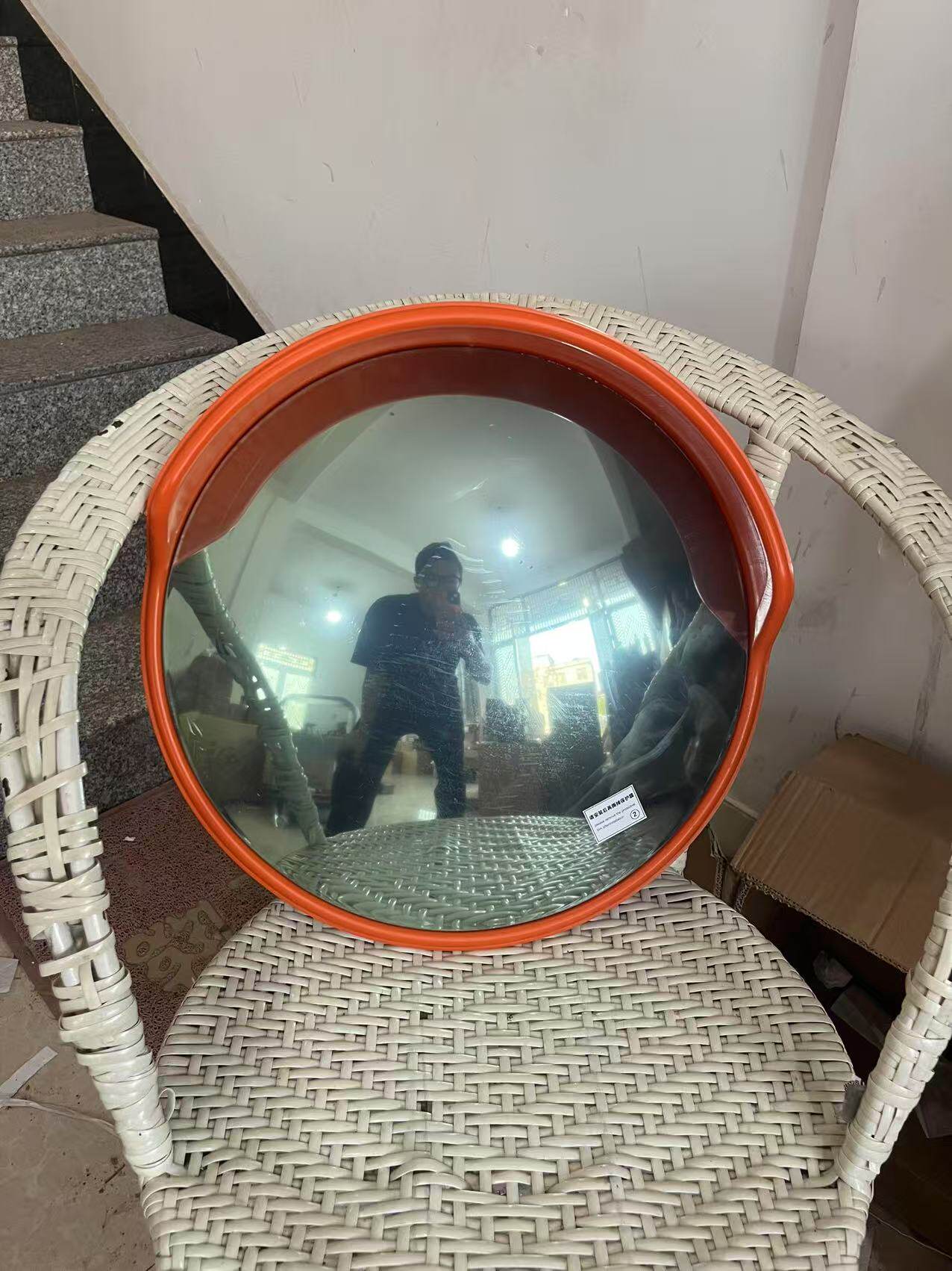 Concave-convex mirror
