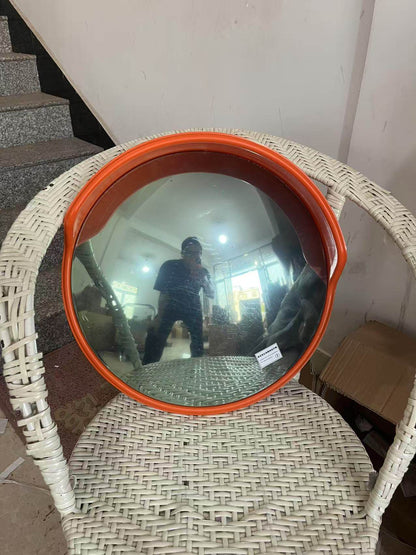 Concave-convex mirror