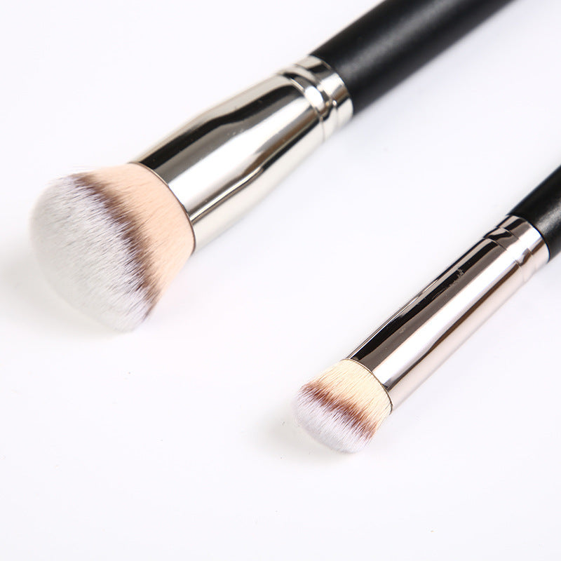 concealer brush