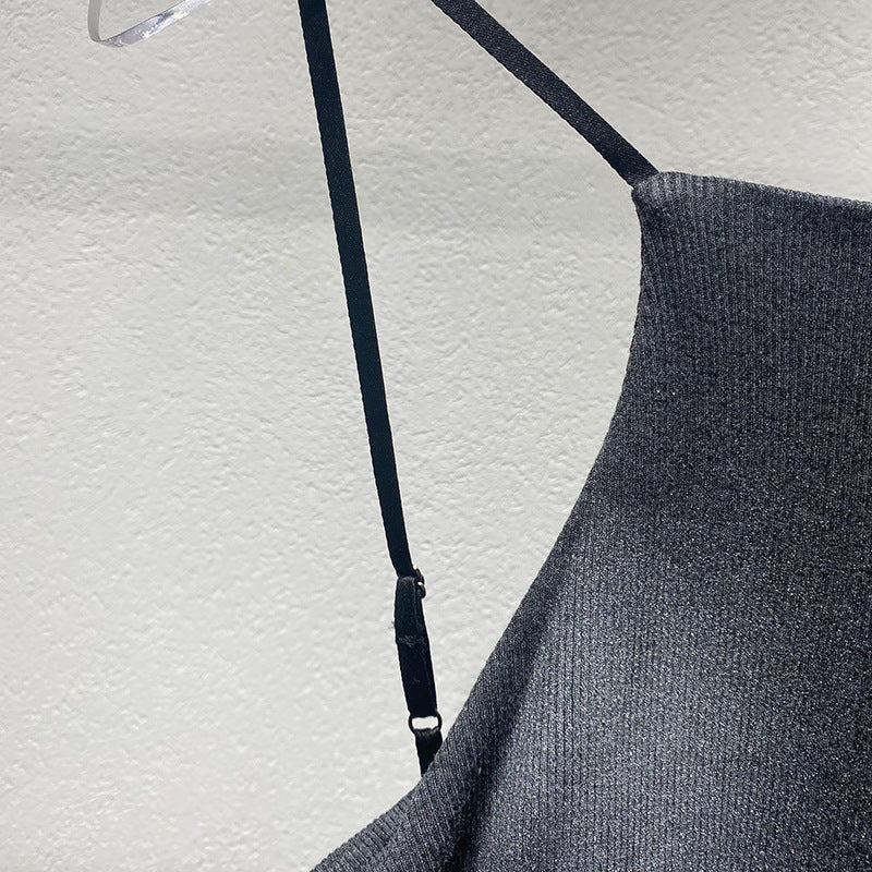 Contrast color fitted halter top