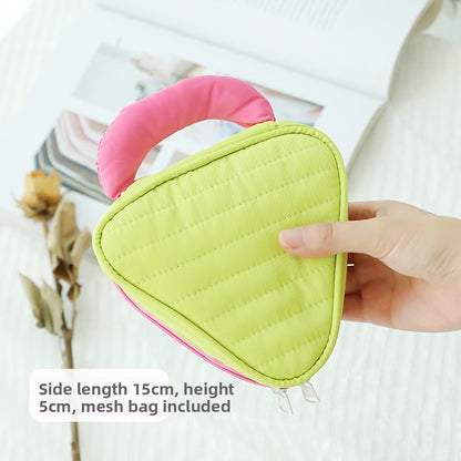Contrasting color makeup bag