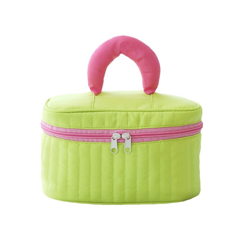Contrasting color makeup bag