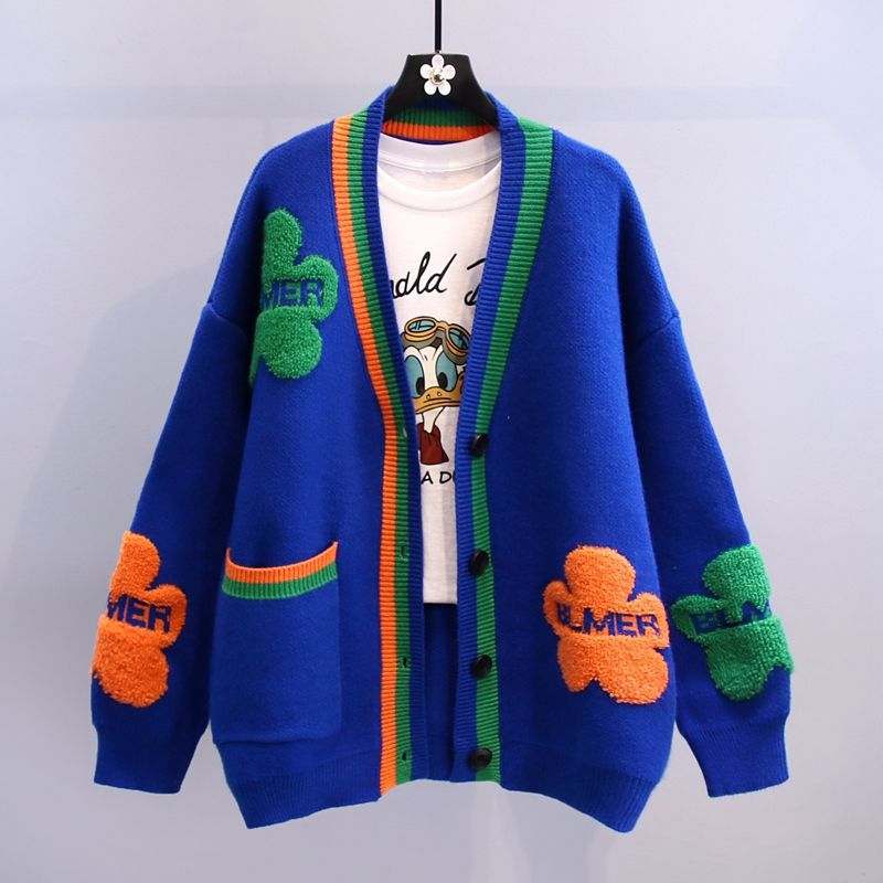 Contrasting-color small flower sweater coat