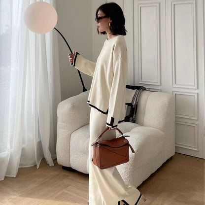 Contrasting color split-bottom set