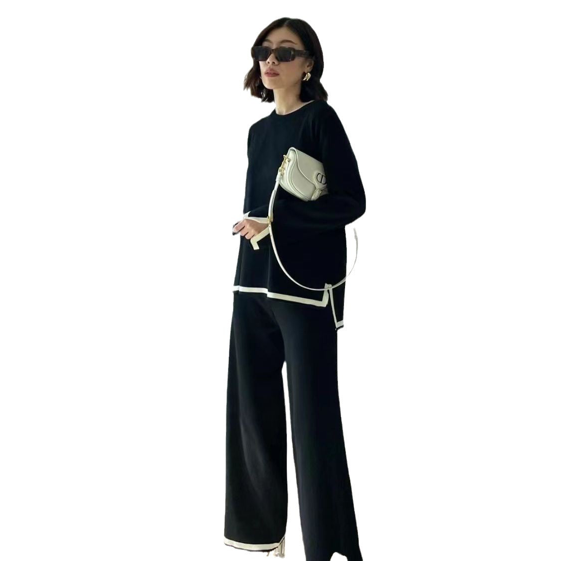 Contrasting color split-bottom set