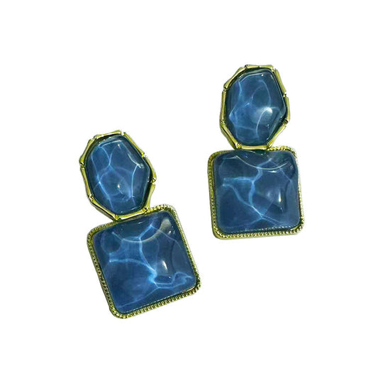 Contrasting color wave-pattern square earrings