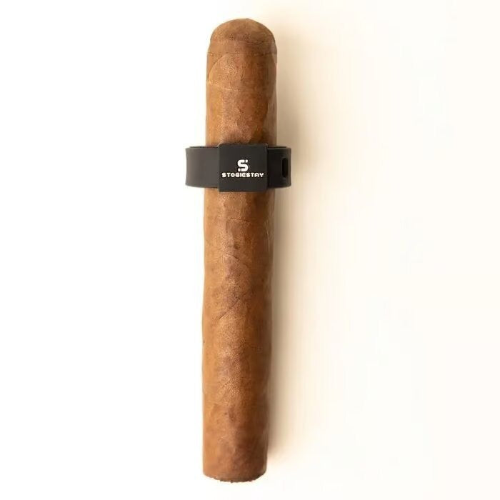 Convenient magnetic cigar clip holder