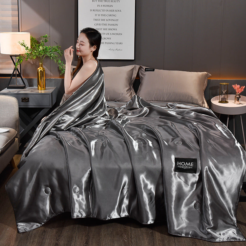 Cool-feeling washed ice silk summer quilt