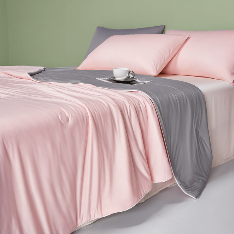 Cool-touch lightweight quilt
