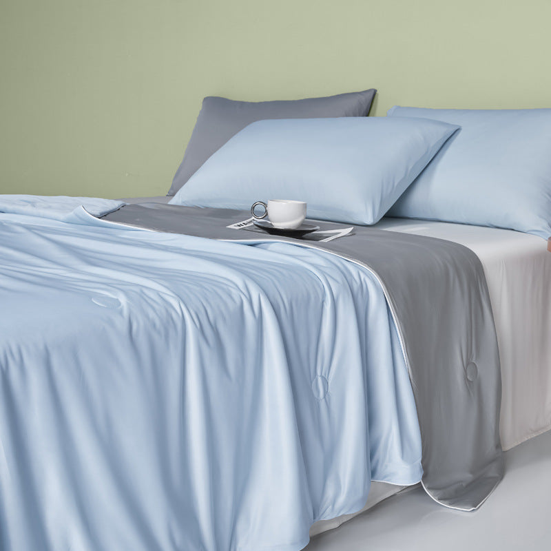 Cool-touch lightweight quilt