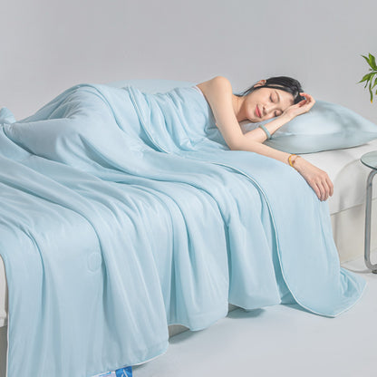 Cooling Summer Quilt with Gift Box