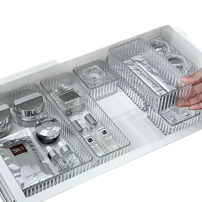 Cosmetics storage box