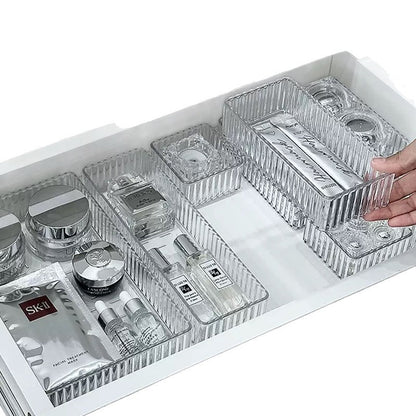 Cosmetics storage box