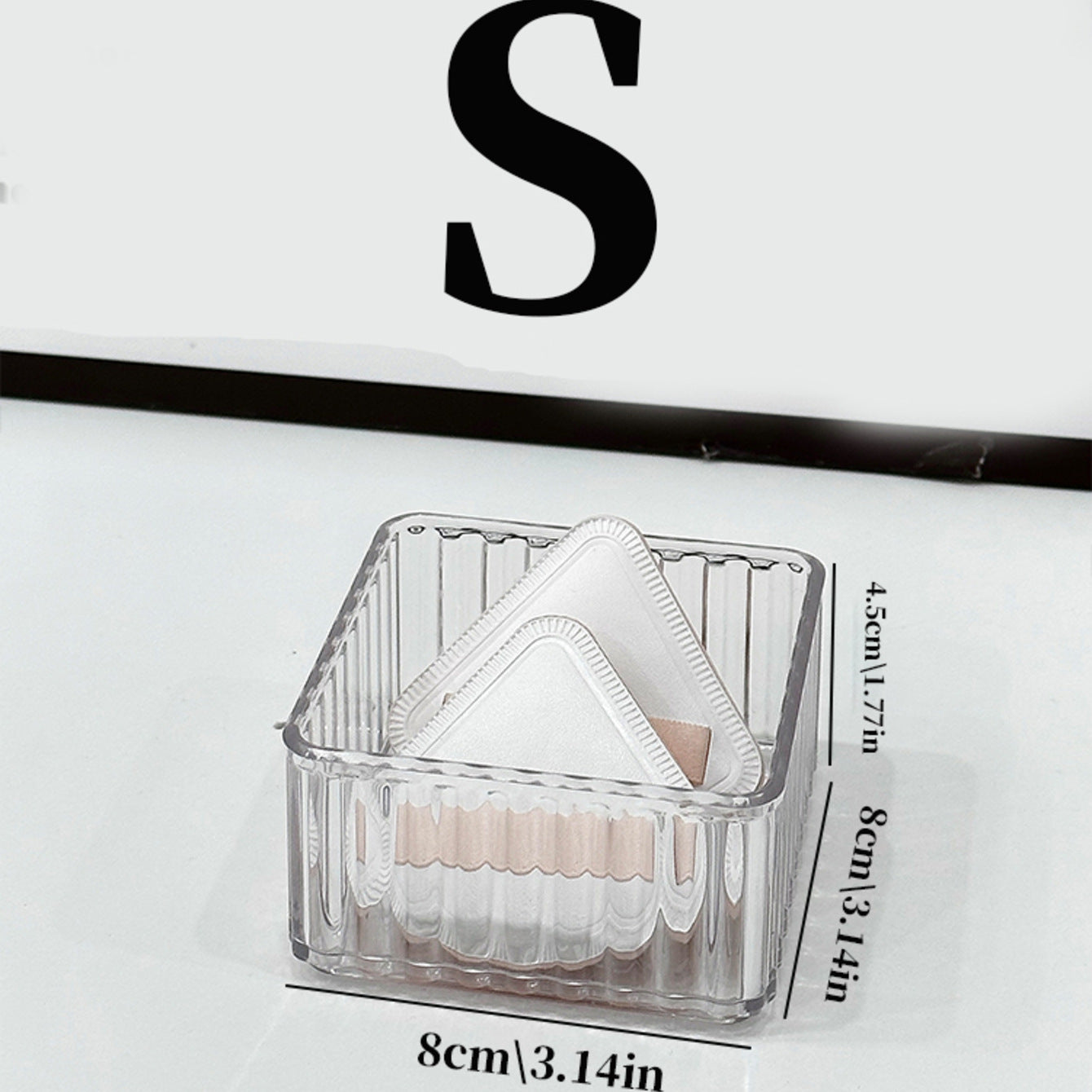 Cosmetics storage box