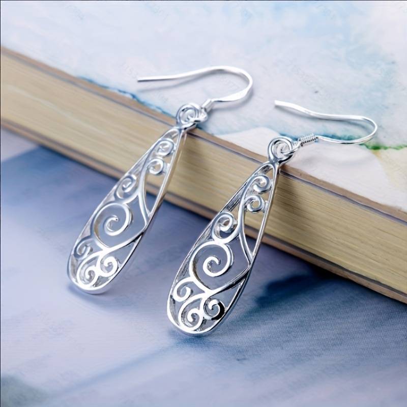 costume earrings