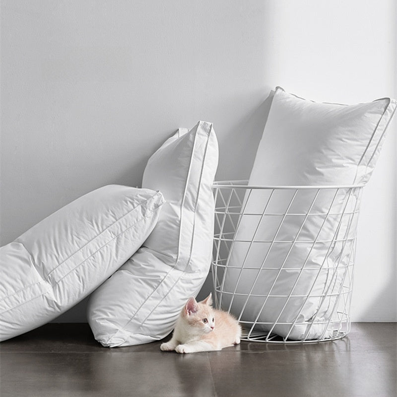 Cotton jet three-dimensional antibacterial anti-mite white pillow