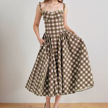 Court-style solid-color dress