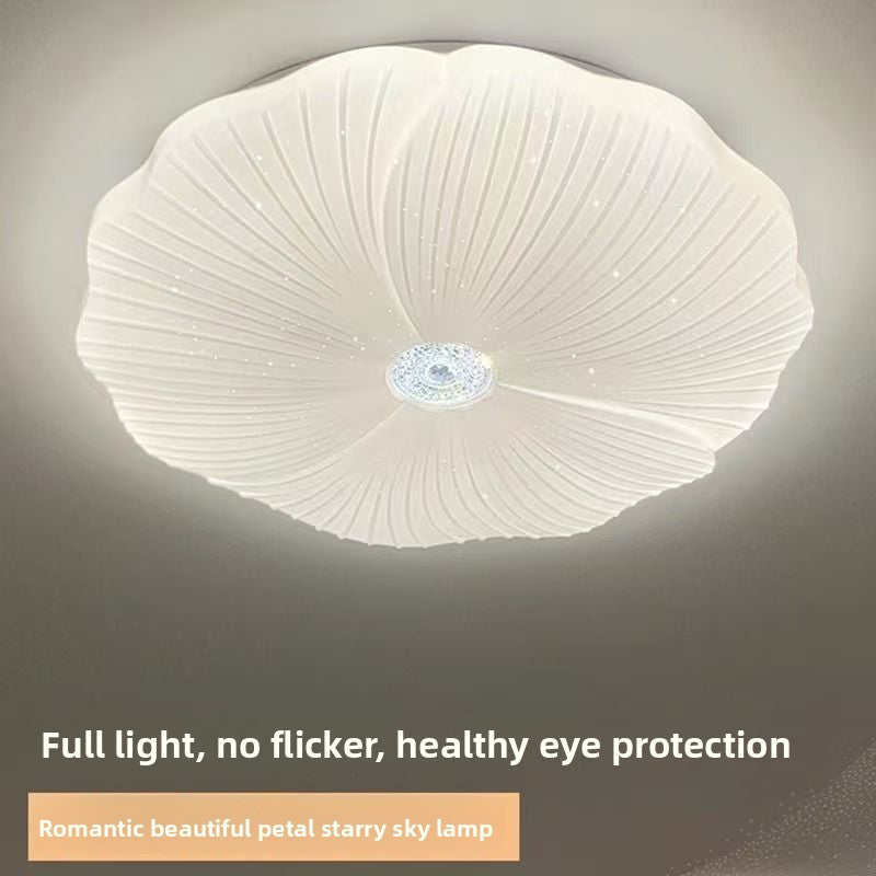Cream-style ceiling lamp