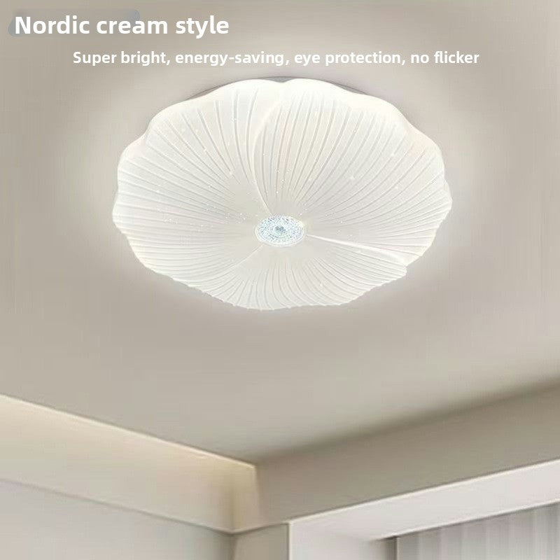 Cream-style ceiling lamp