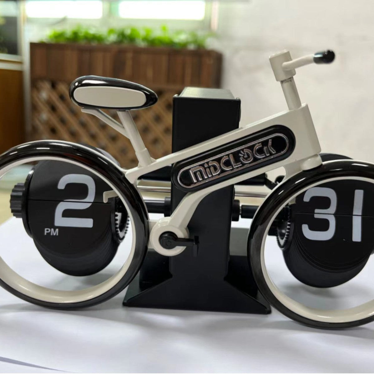 Creative Bicycle Page-Turning Desk Clock