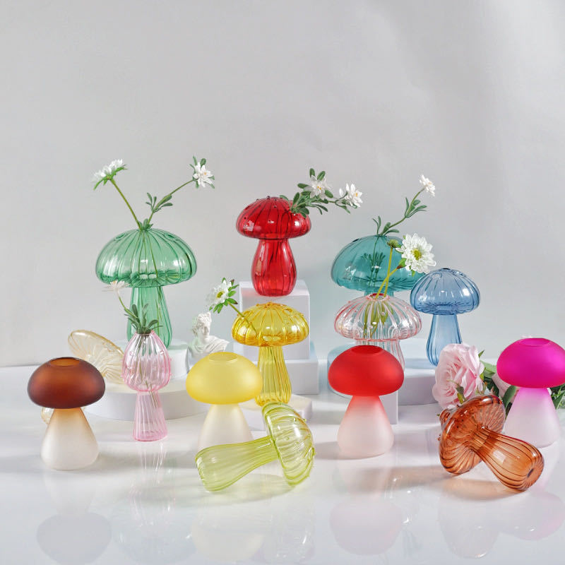 Creative glass ornaments, green plants, and flower vases