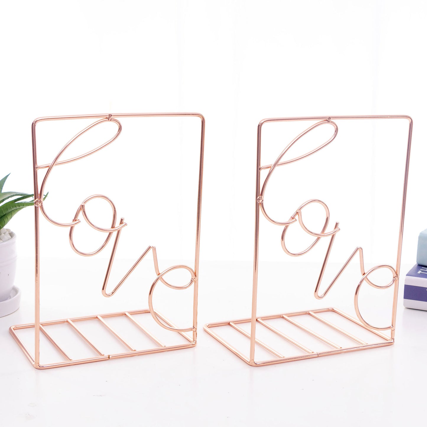 Creative Metal Bookend Desktop Organizer