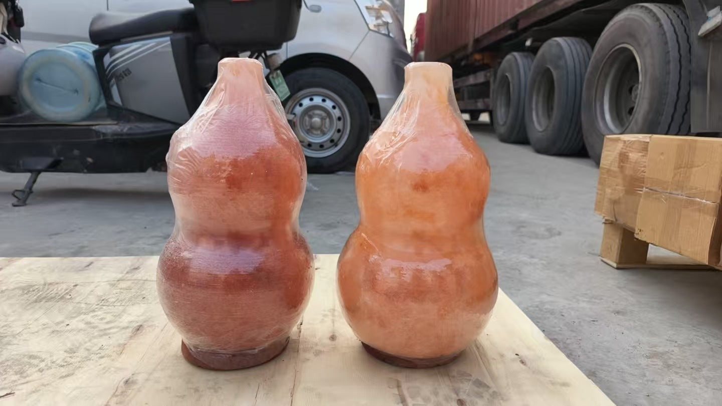 Creative spherical crystal salt lamp