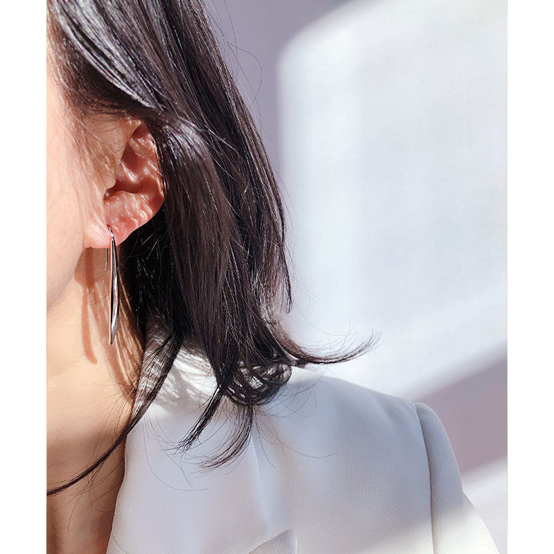 Crescent Moon Line Earrings