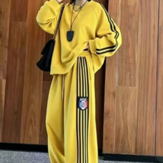 Crew-neck hoodie and wide-leg pants