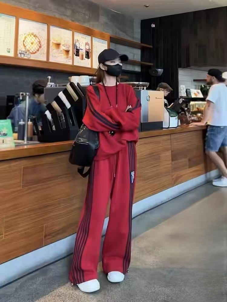 Crew-neck hoodie and wide-leg pants