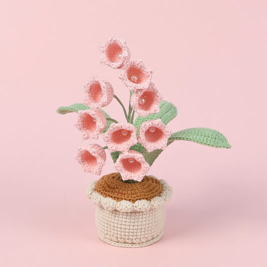 Crocheted realistic potted plants