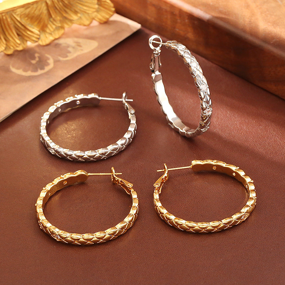 Cross grain earrings