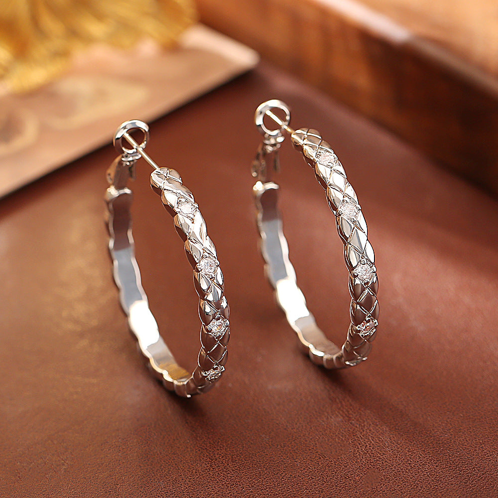 Cross grain earrings