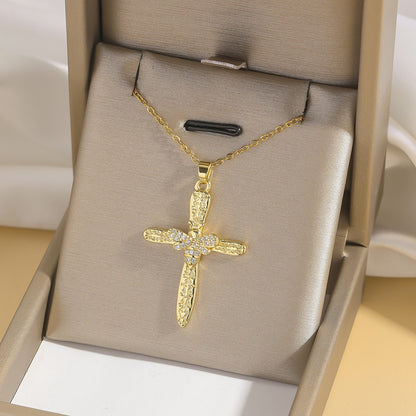 Cross pendant necklace