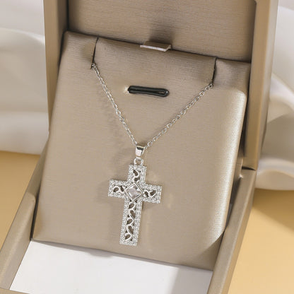 Cross pendant necklace