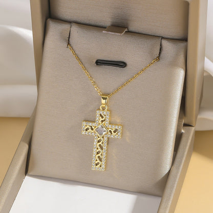 Cross pendant necklace