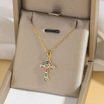 Cross pendant necklace