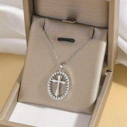 Cross pendant necklace