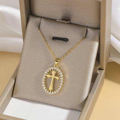 Cross pendant necklace