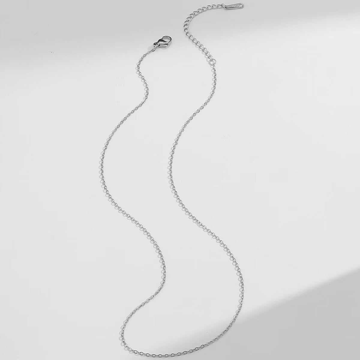 Cross pendant necklace