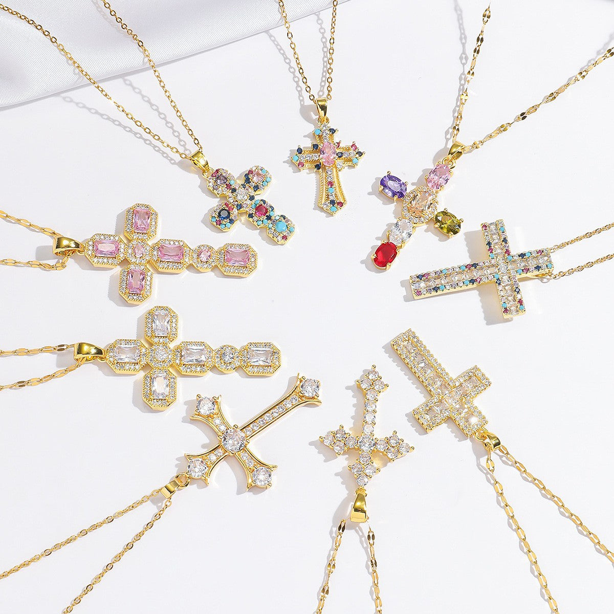 Cross pendant necklace