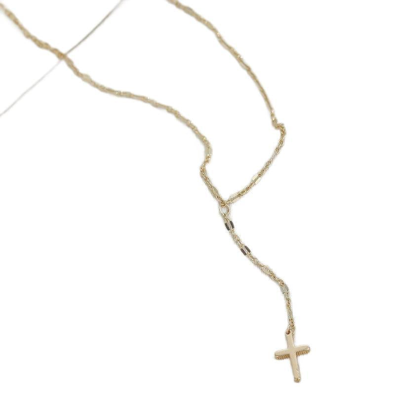 Cross pendant necklace