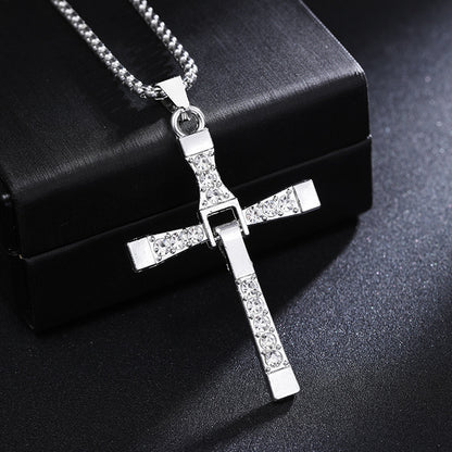 Cross pendant necklace